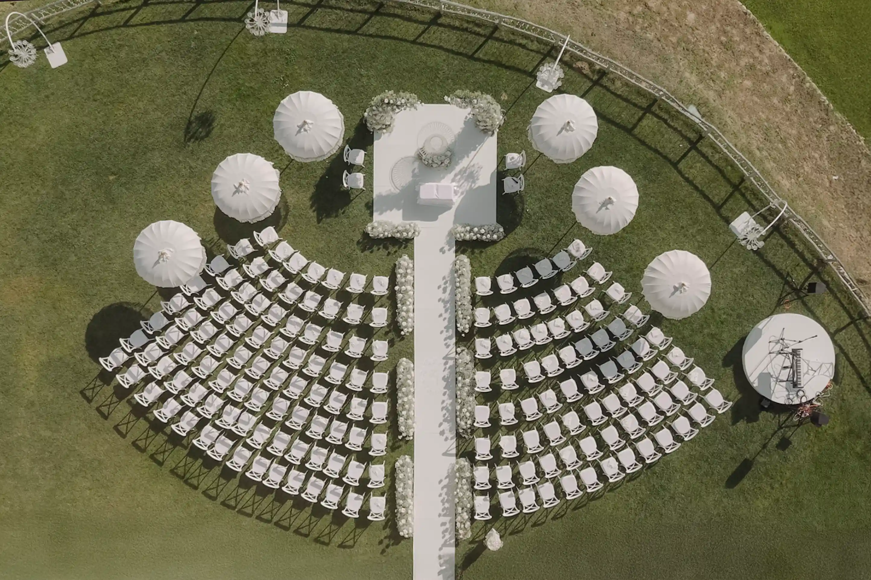 Event Coordination - Tavolo imperiale di lusso al tramonto vista mare